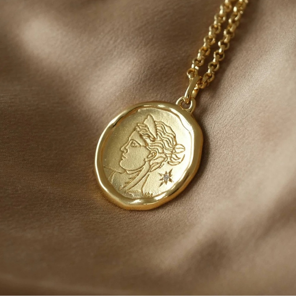 Common Era Artemis Necklace with Diamond